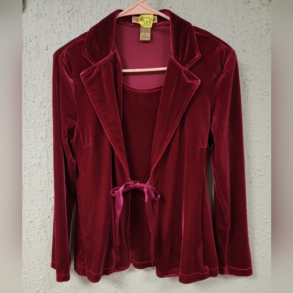Notations Tops - Notations - Women's Velvet Elegant Top